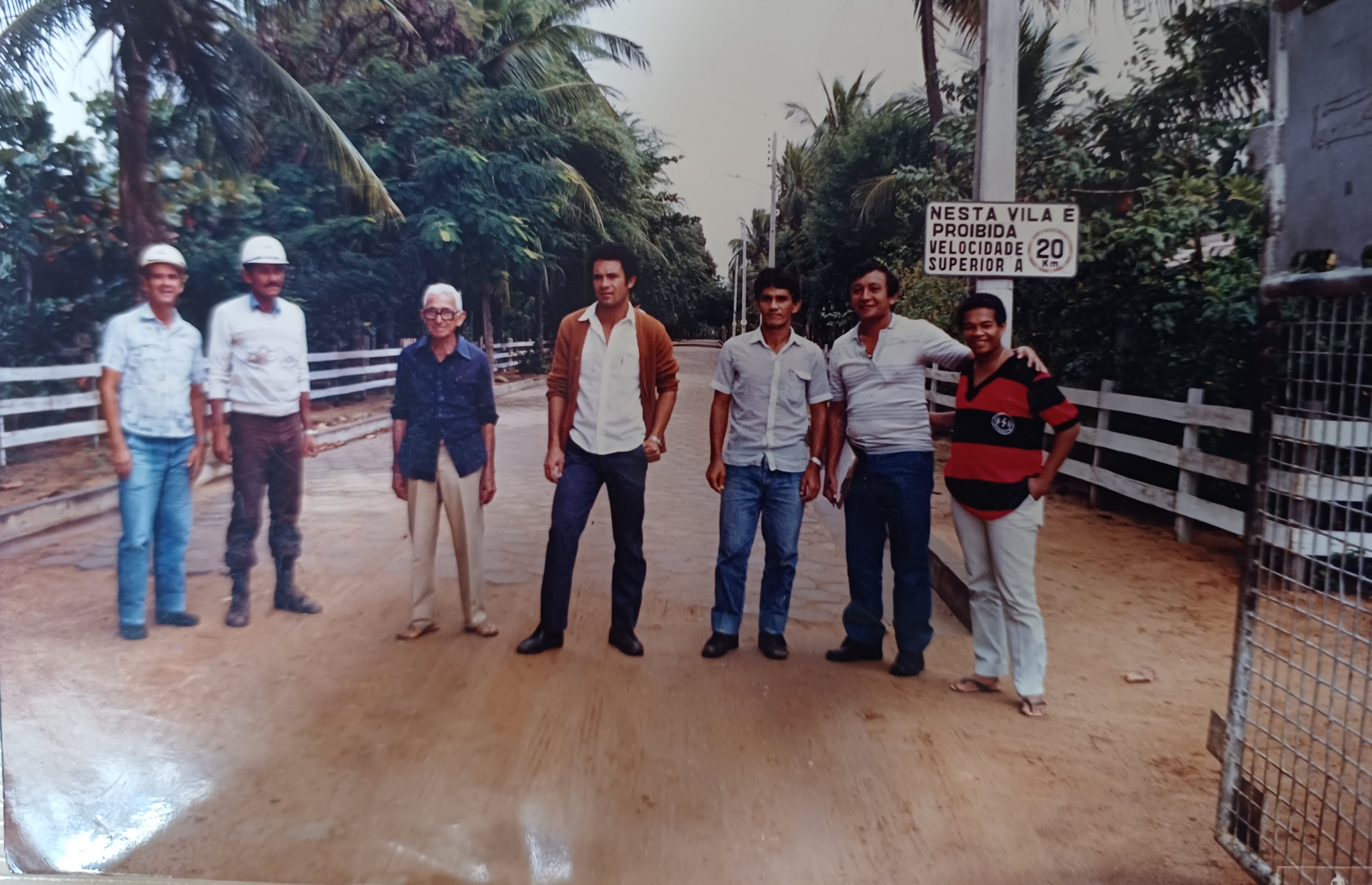 Entrada da Vilita (acampamento provisório da Chesf em Petrolândia durante a construção da barragem). 